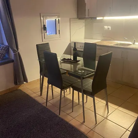 Vakantiehuis Kalamitsi House 1 *