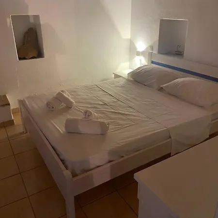 Kalamitsi House 1 *