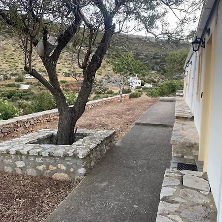Kalamitsi House 1 *